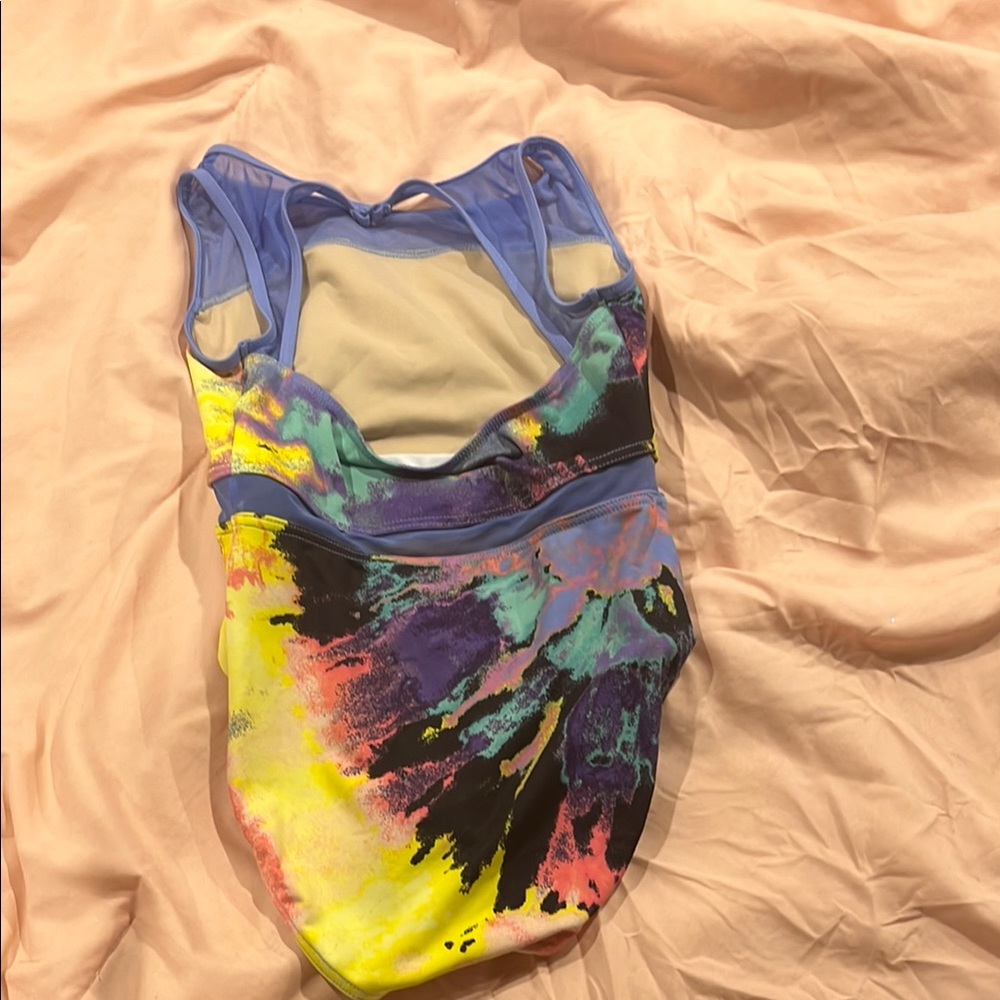 Colorful Abstract dance Leo - Picture 2 of 2